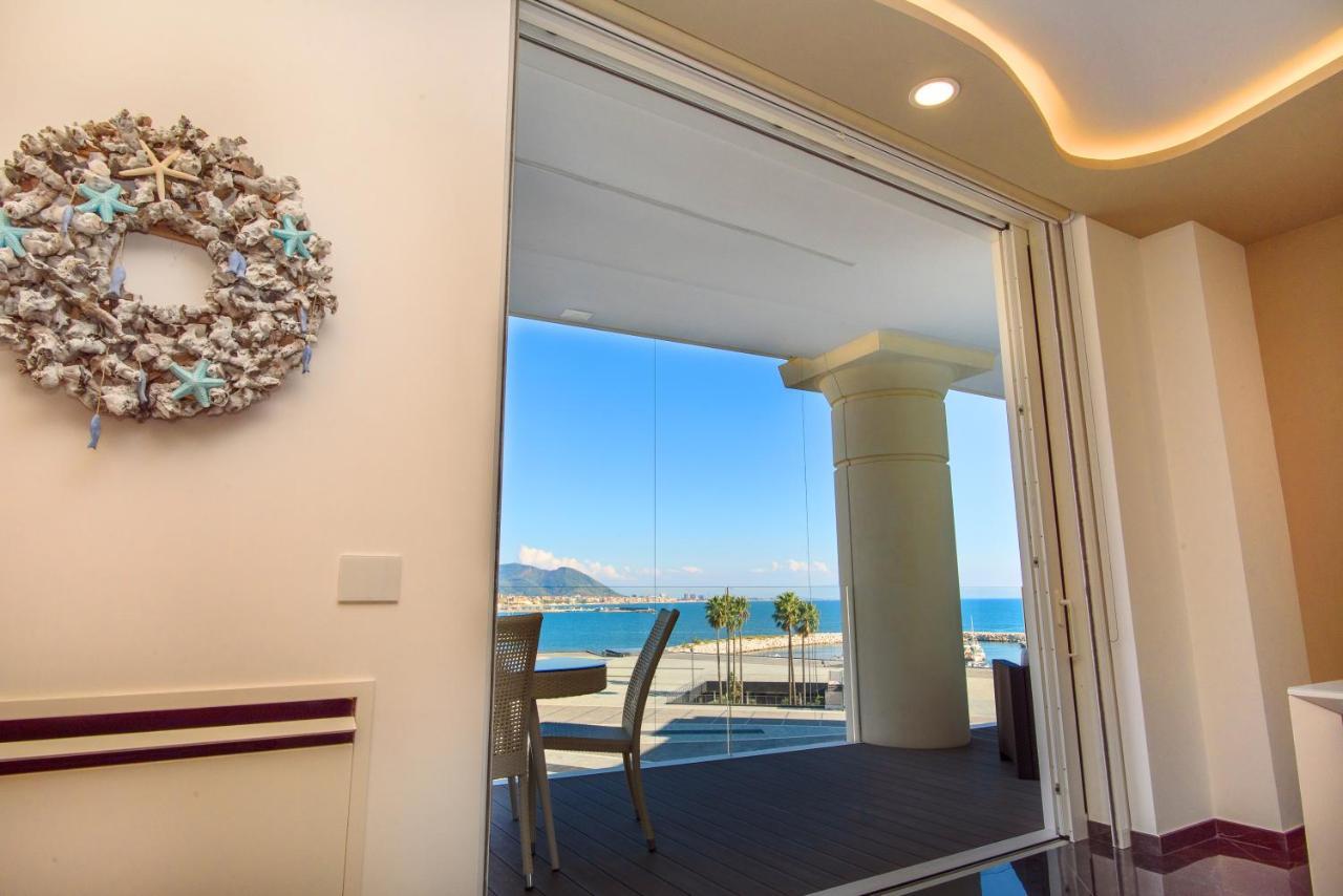 Mareluna Crescent - Luxury Seafront Experience Σαλέρνο Εξωτερικό φωτογραφία