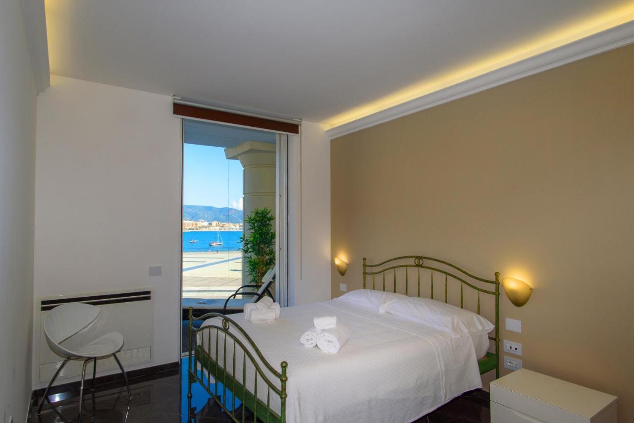 Mareluna Crescent - Luxury Seafront Experience Σαλέρνο Εξωτερικό φωτογραφία