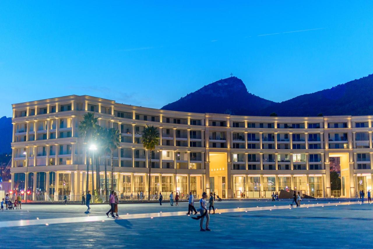Mareluna Crescent - Luxury Seafront Experience Σαλέρνο Εξωτερικό φωτογραφία