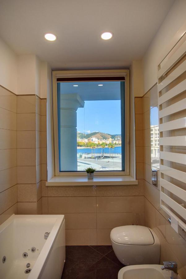 Mareluna Crescent - Luxury Seafront Experience Σαλέρνο Εξωτερικό φωτογραφία