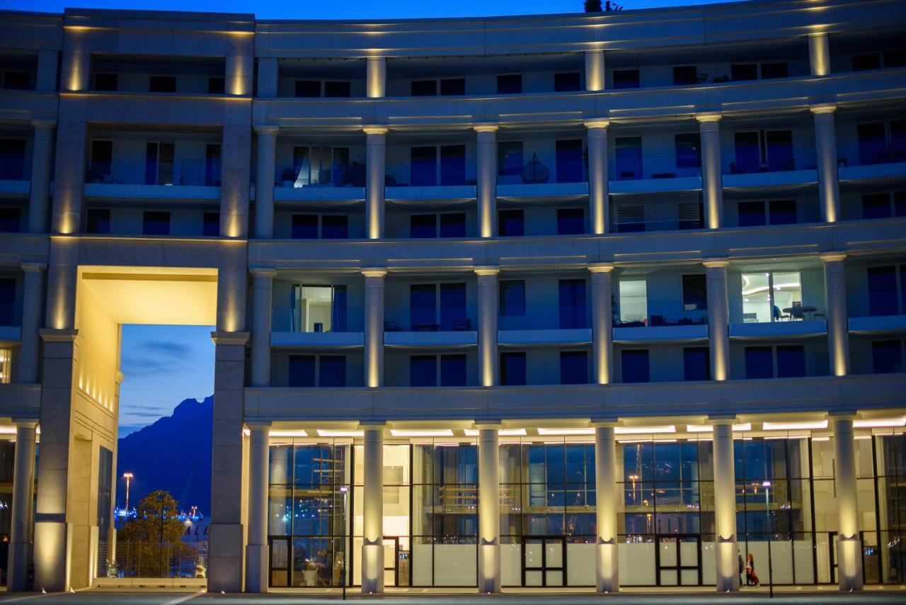Mareluna Crescent - Luxury Seafront Experience Σαλέρνο Εξωτερικό φωτογραφία